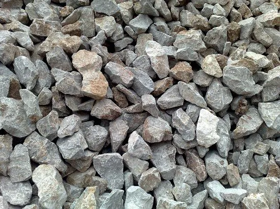 Limestone feed for impact crushing