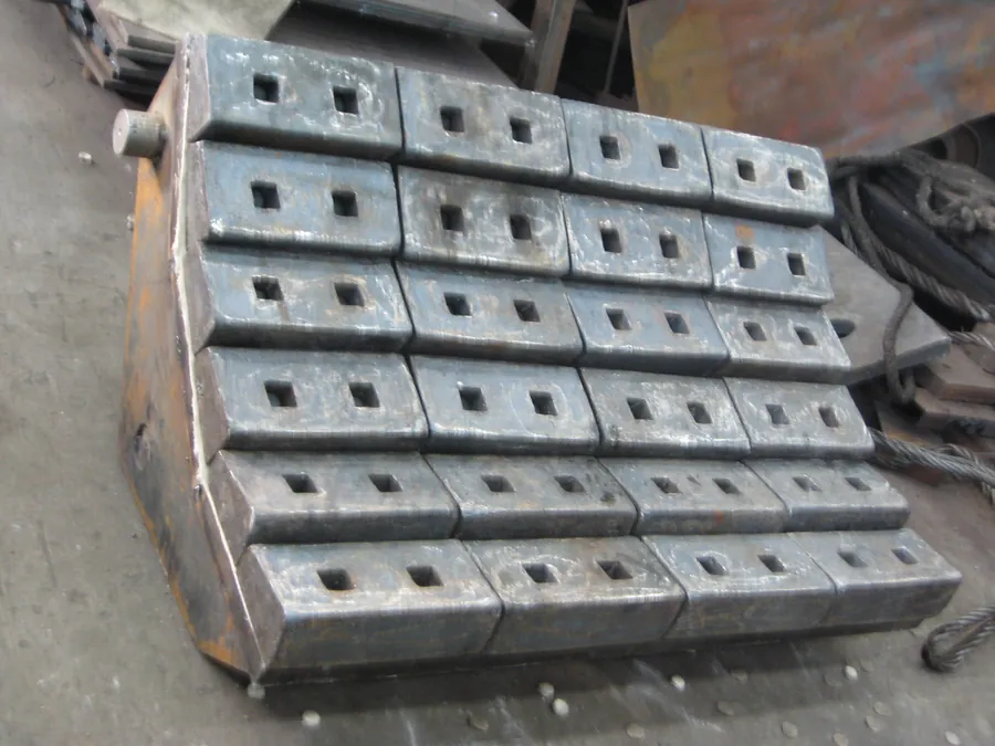 Replaceable impact plates for impact crusher
